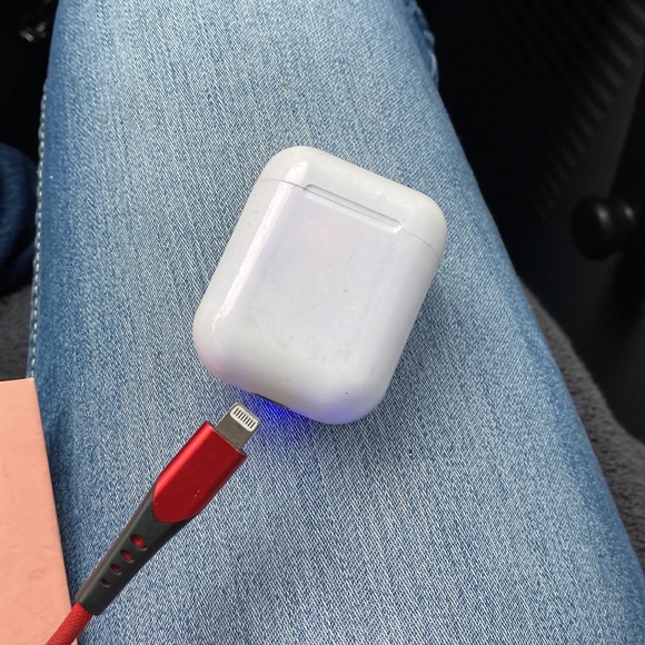 Apple AirPods 2nd gen - Picture 5 of 6